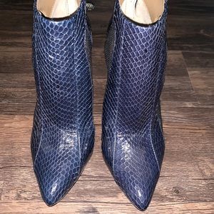Bcbg heel booties